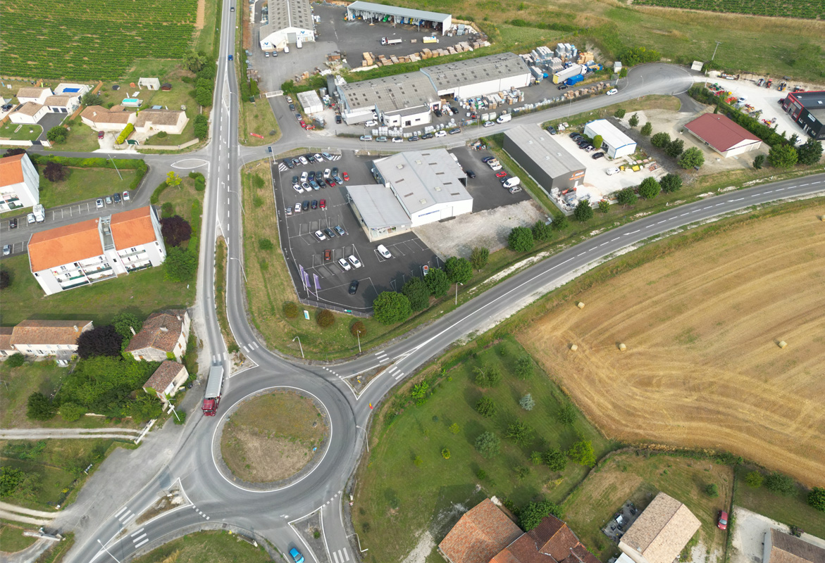 Vente ou location bâtiment industriel professionnel - Rond-point ZA de la Meynarderie - Charente